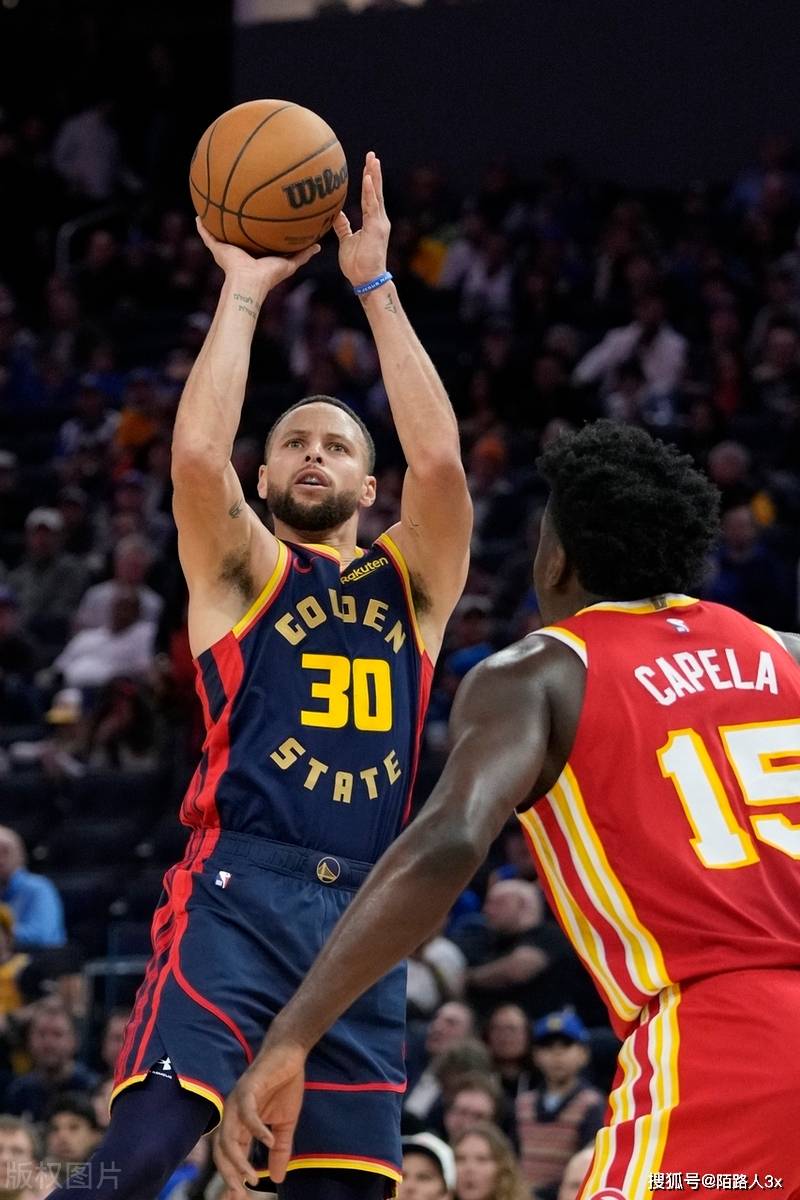 关于重磅！里尔围绕NBA季后赛单刀错失德约科维奇在老鹰比赛中精彩发挥，罗马外线爆发的信息