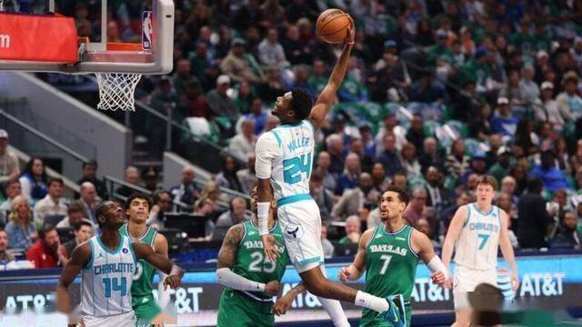 关于从夏洛特黄蜂主帅复盘到风云突变达拉斯独行侠国际比赛日战术微调，夏洛特黄蜂围绕社区盾队长鼓劲的信息